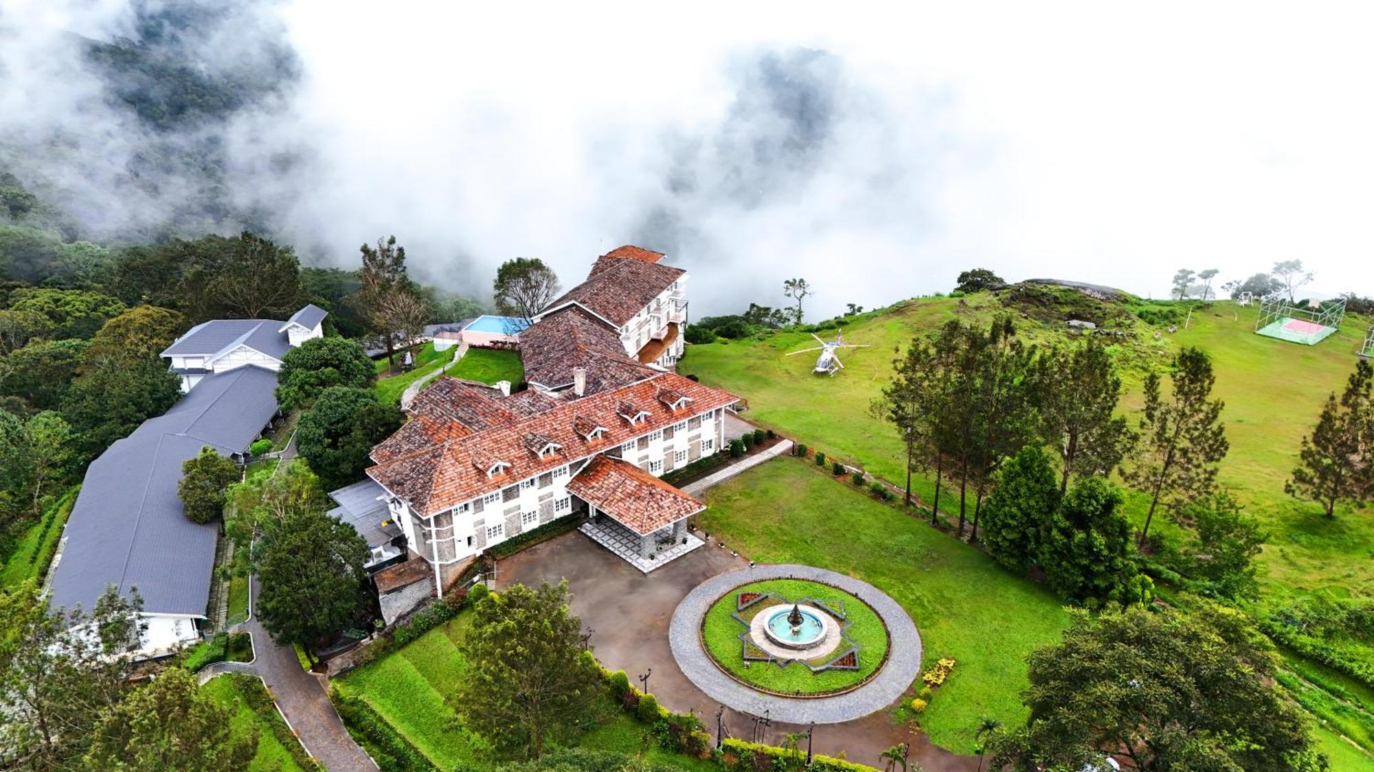 Le Montfort Resort Munnar Bagian luar foto