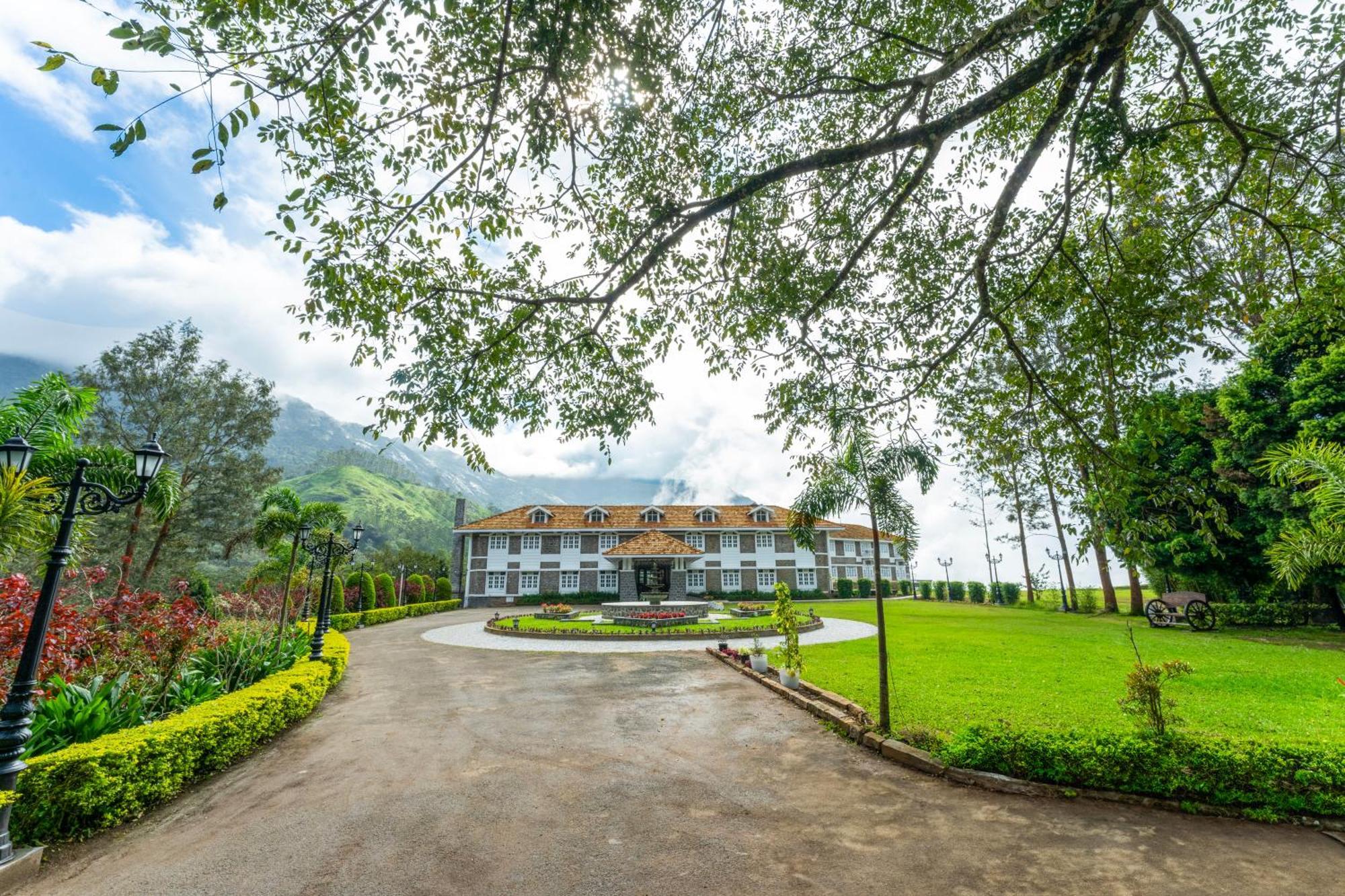 Le Montfort Resort Munnar Bagian luar foto
