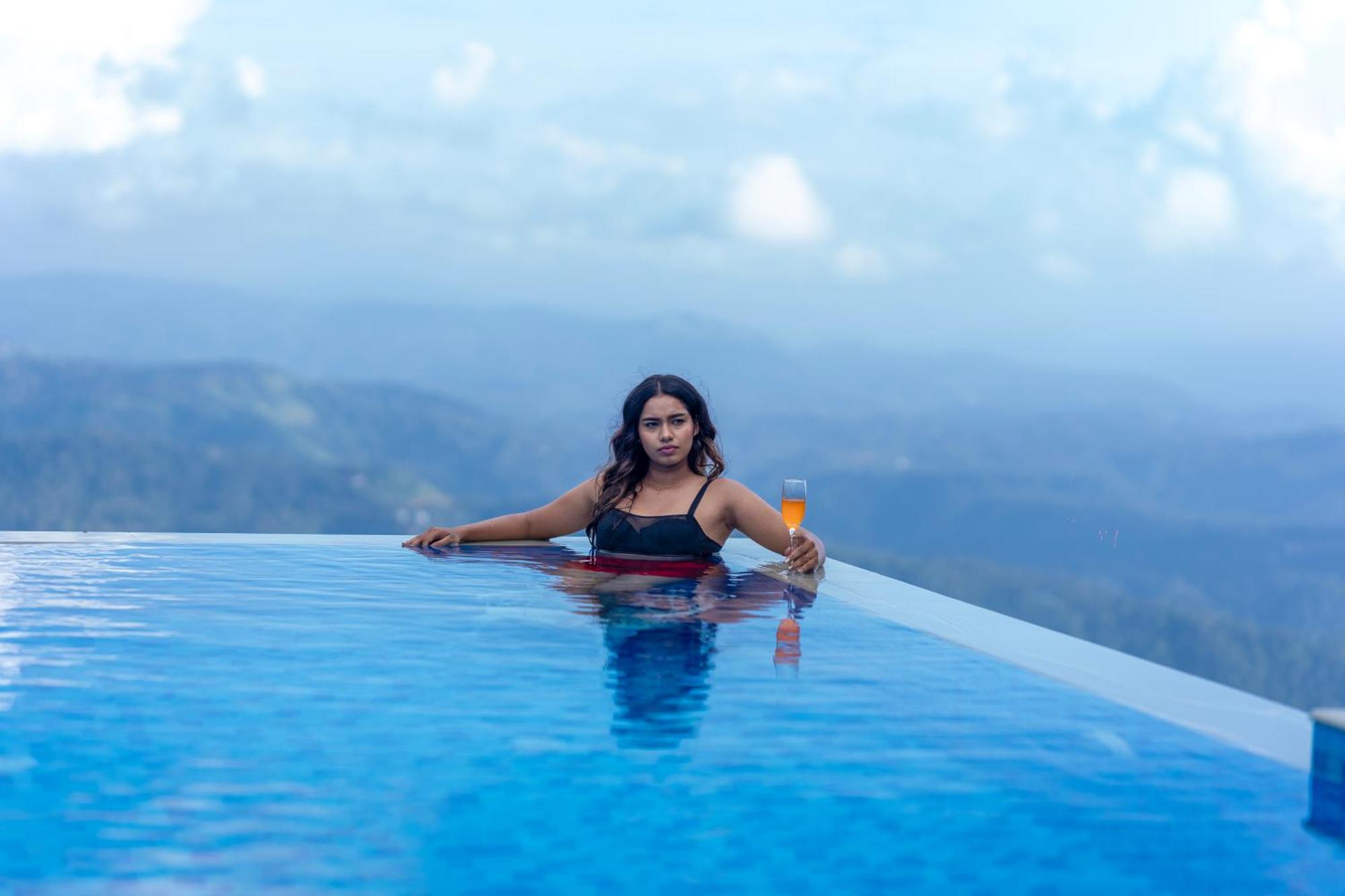 Le Montfort Resort Munnar Bagian luar foto