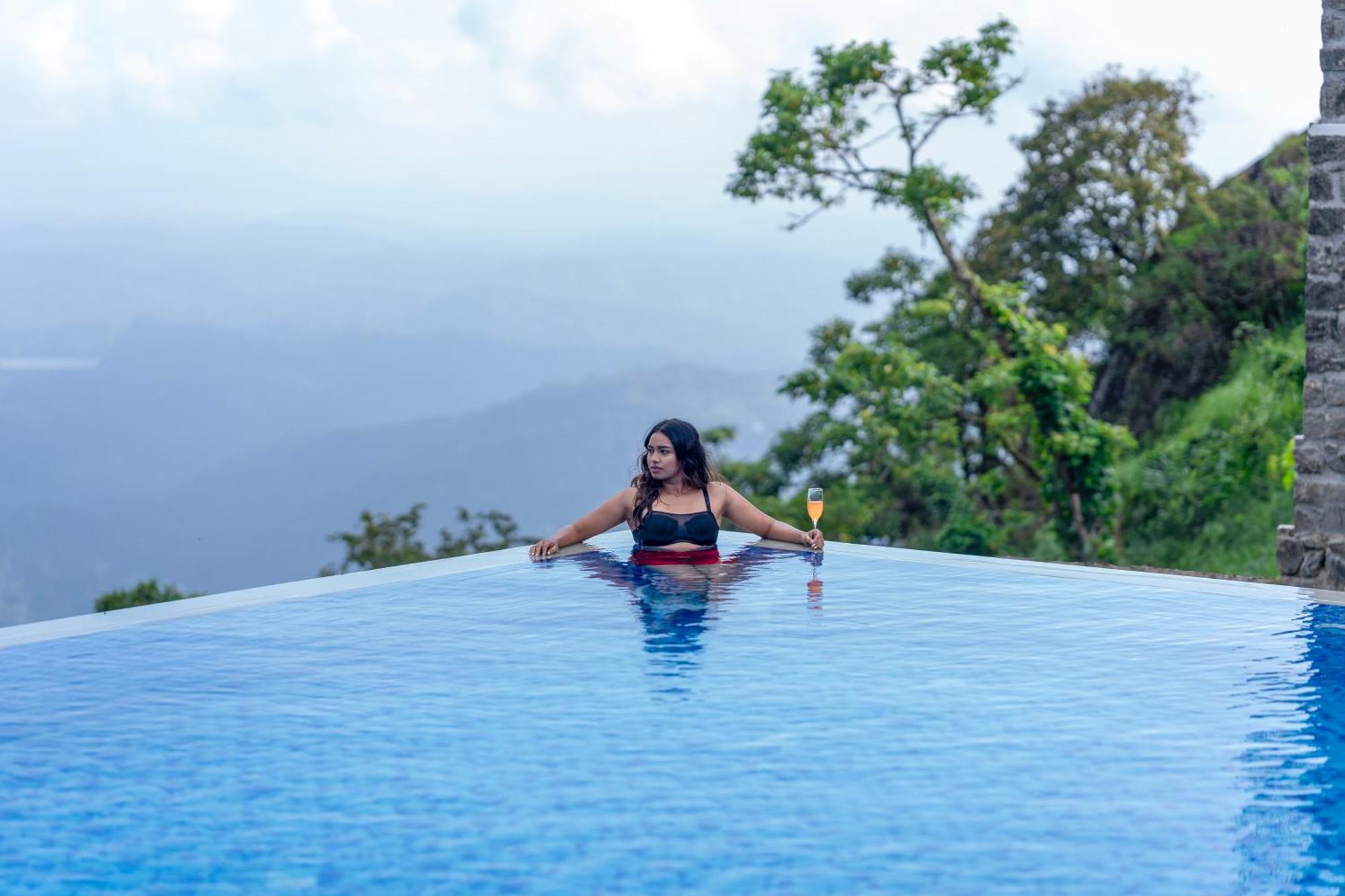 Le Montfort Resort Munnar Bagian luar foto