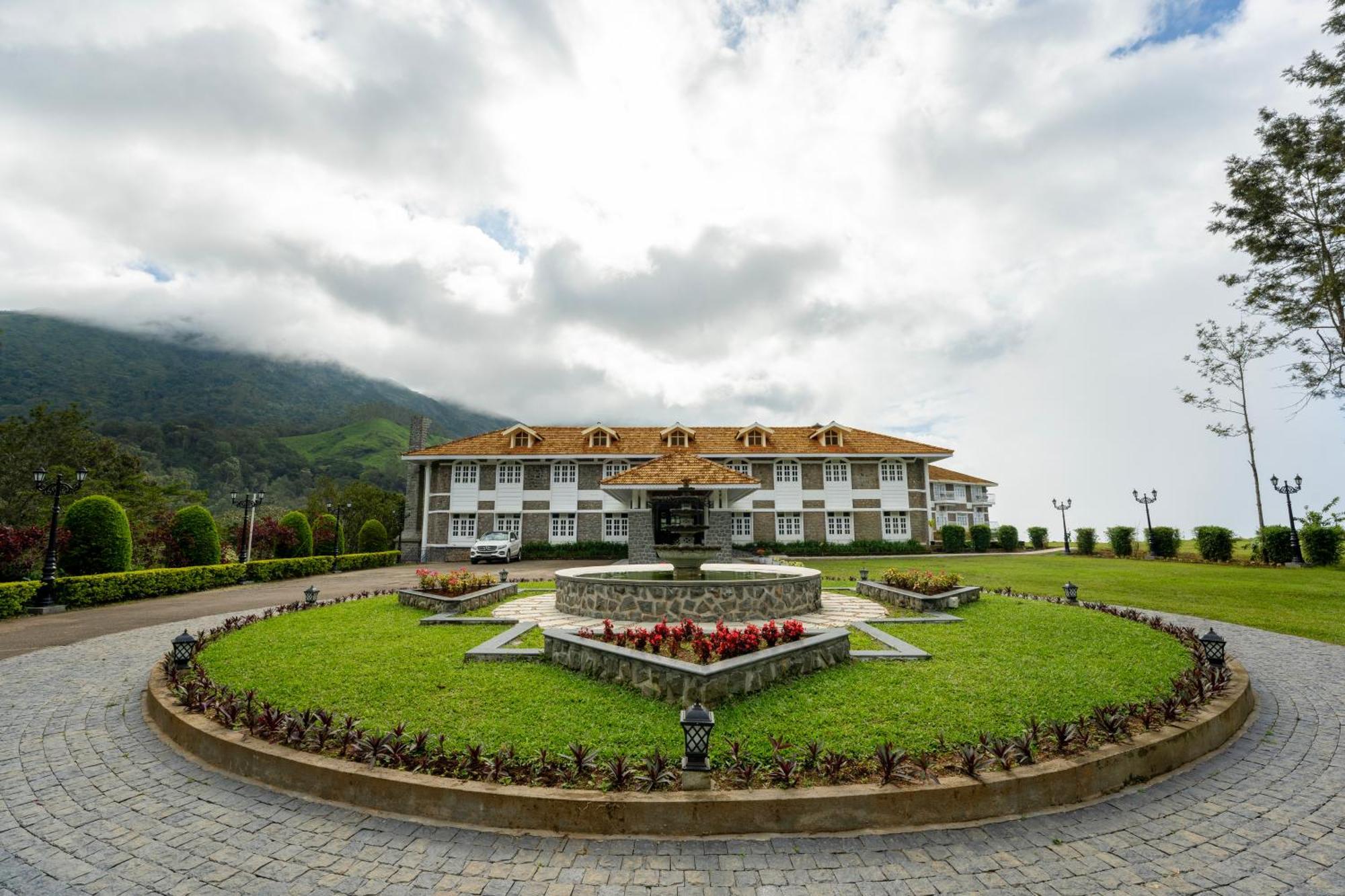 Le Montfort Resort Munnar Bagian luar foto