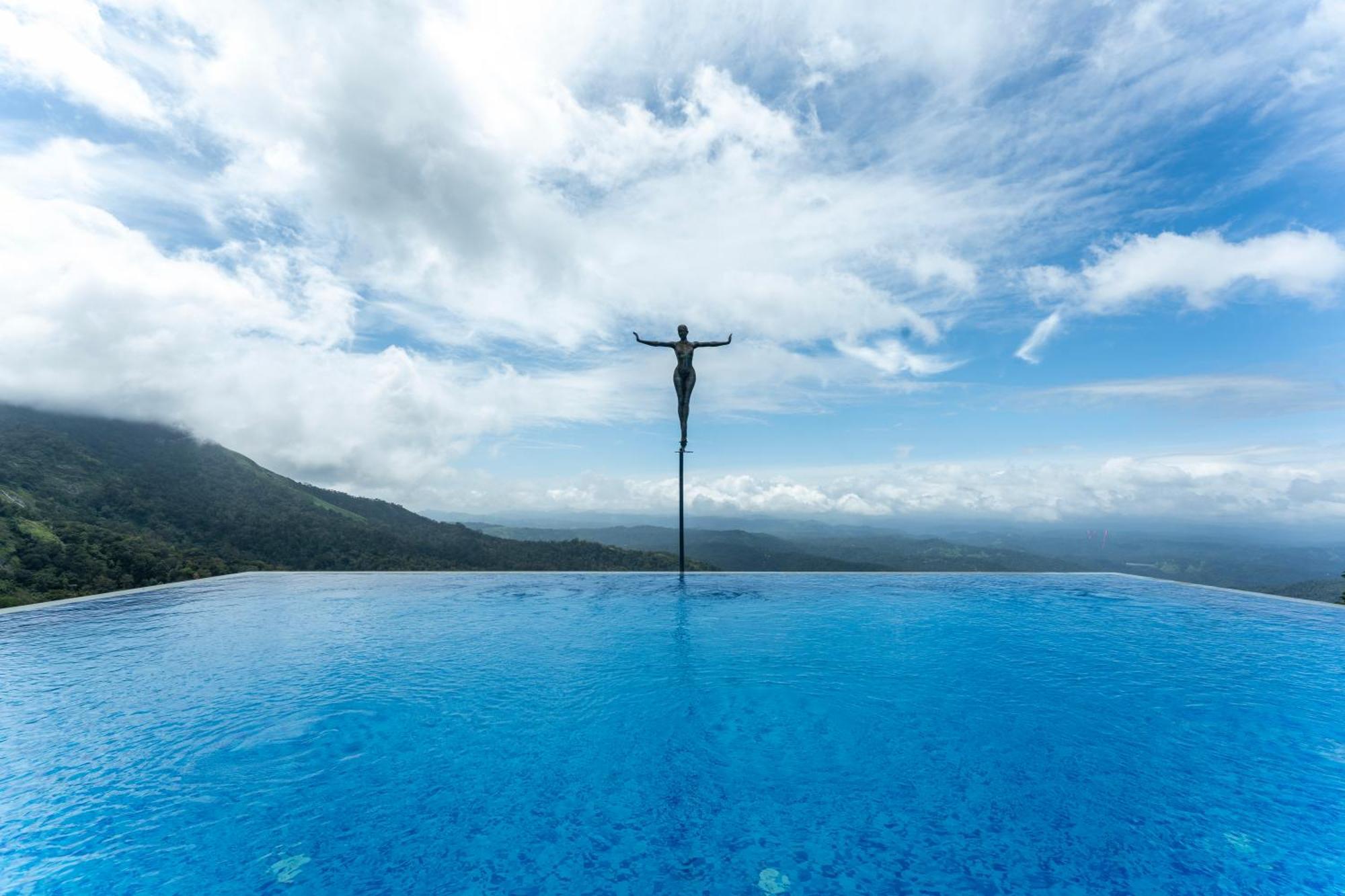 Le Montfort Resort Munnar Bagian luar foto